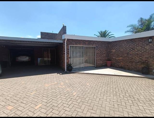 4 BEDROOM HOUSE FOR SALE IN SUNWARD PARK